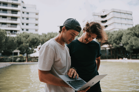 Mastères : les années idéales pour l’alternance — digital, campus dans les campus Digital Campus