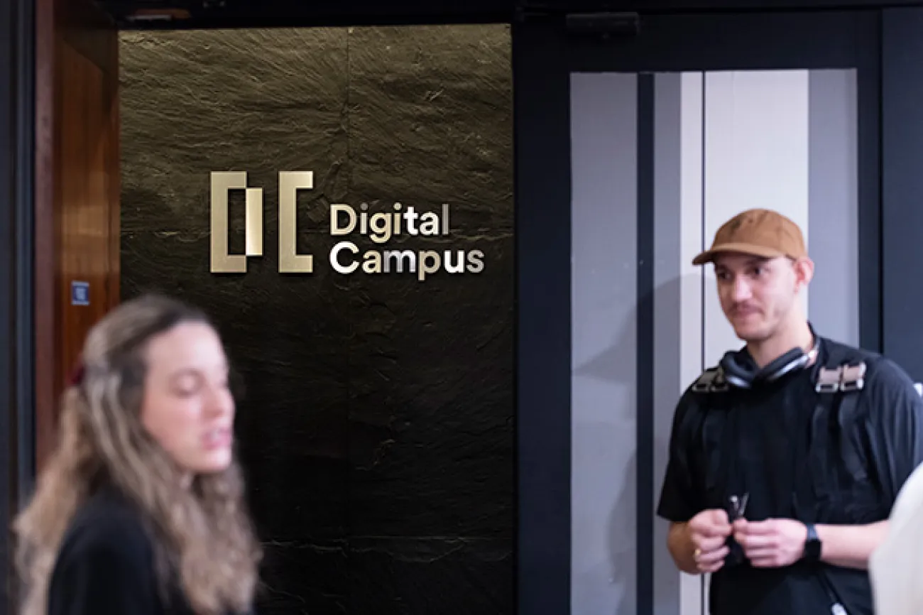 À Digital Campus, on fait, on apprend, on transforme ! au campus Digital Campus de Paris
