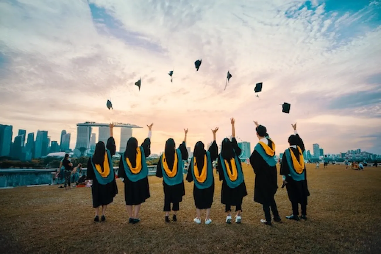 Qu’est-ce qu’un bachelor ? Définition et débouchés