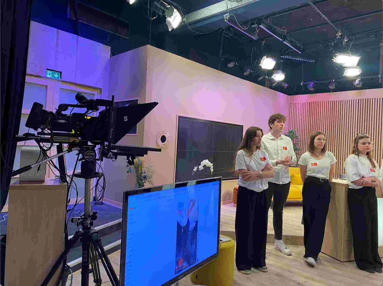 Les Mastère 1ère année sur le plateau de TV Rennes