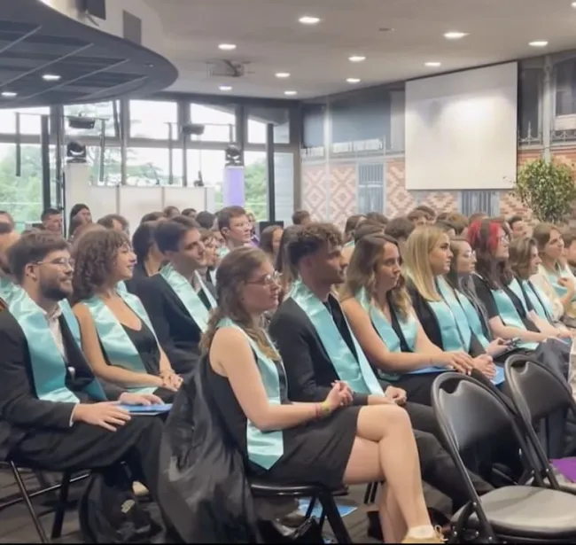 Diplômés 2024 : un moment d’émotion et de création au Roazhon Park au campus Digital Campus de Rennes