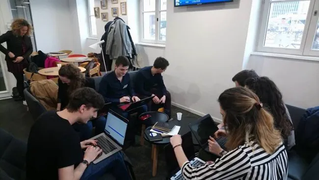Comment devenir chargé(e) de communication digitale ? dans les campus Digital Campus