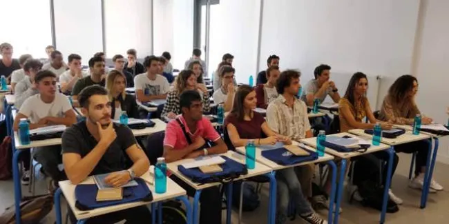 Salaires dans le web en Bretagne au campus Digital Campus de Nantes